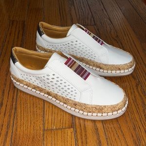 🧡 3/$25 Low Top Shoes